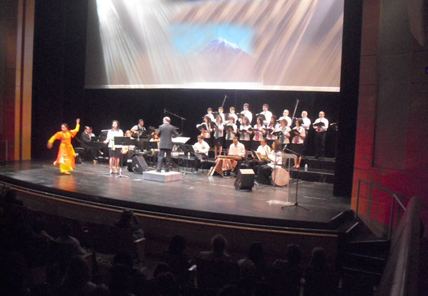 کنسرت گروه کر ملی ایران: رنگین کمانی زیبا از سرزمینمان ایران/ فرح طاهری