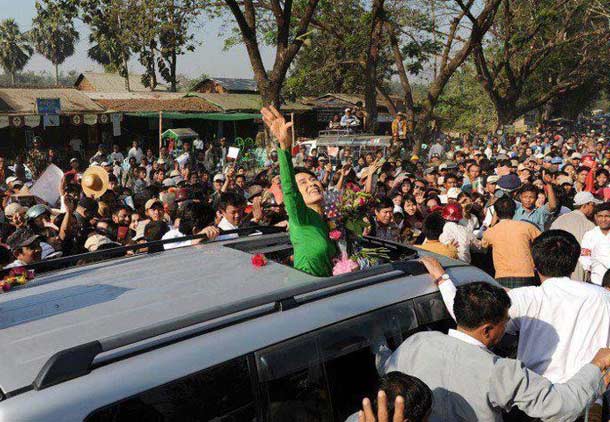 پیروزی تاریخی آنگ سان سوچی در انتخابات پارلمانی میانمار