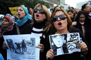 تظاهرات زنان مصر: دست سرکوبگران از زنان کوتاه 