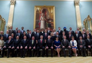 نخست وزیر کانادا به همراه کابینه ی ترمیم شده اش 