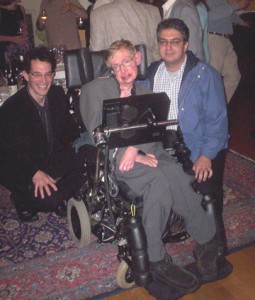 علی نیری در کنار استفن هاوکینگ (وسط) و نیل توروک در کمبریج 