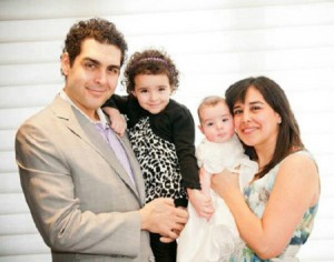 وینس گاسپارو در کنار همسر و فرزندانش 