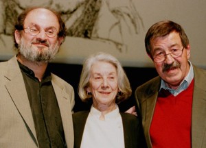 از راست: گونتر گراس ـ نادین گوردیمر ـ سلمان رشدی 