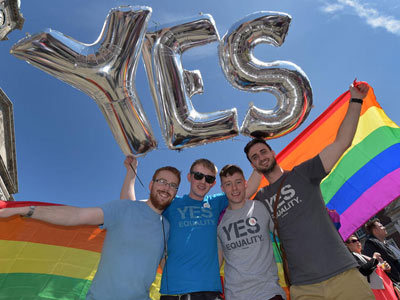 ازدواج همجنس‌گرایان در سراسر آمریکا قانونی اعلام شد