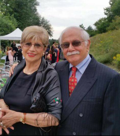 استاد مسعودی در کنار همسرش ناهید مهرنوش 