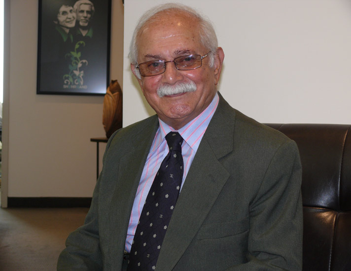 استاد ناصر مسعودی در دفتر شهروند سال 2014 