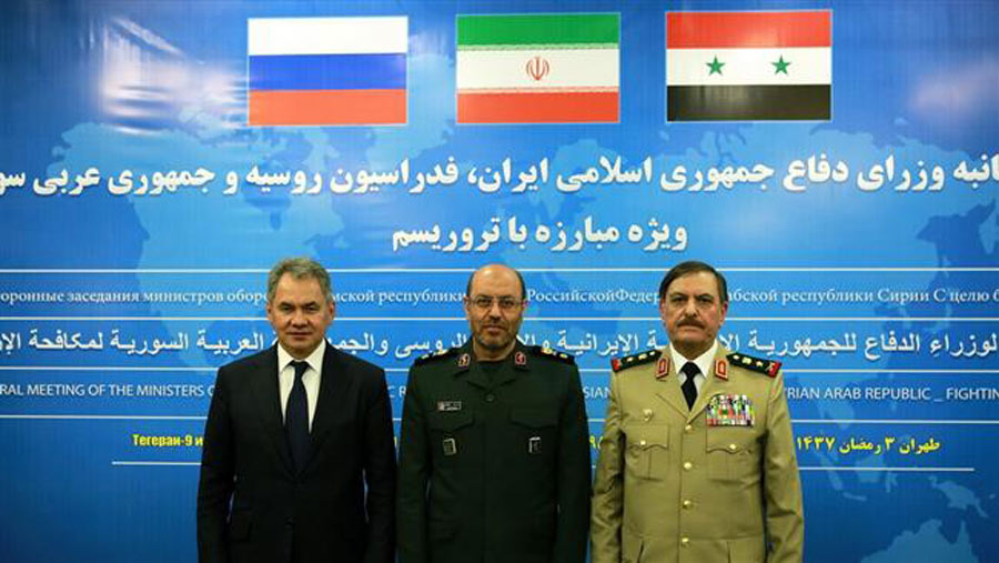 از راست وزرای دفاع سوریه، ایران، روسیه در نشست سه جانبه در تهران 