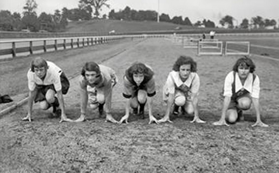 Female-sprinters-1950