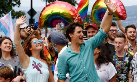 اولین نخست وزیر کانادا که به رژه غرور در ونکوور می رود