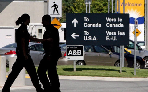 آمریکایی ها در هنگام ورود به کانادا اسلحه دارند