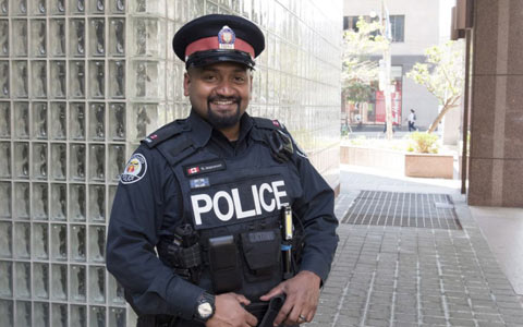 عمل انسان دوستانه افسر پلیس تورنتو