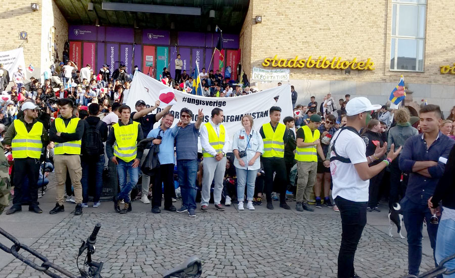 مهرداد درویش پور: نوجوانان پناهجوی تنها در سوئد موفق ترند!/ فرح طاهری