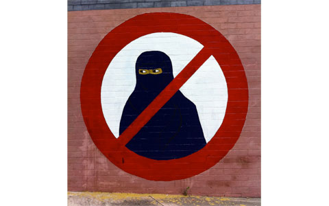 پوشیدن برقع و نقاب در کبک ممنوع می شود