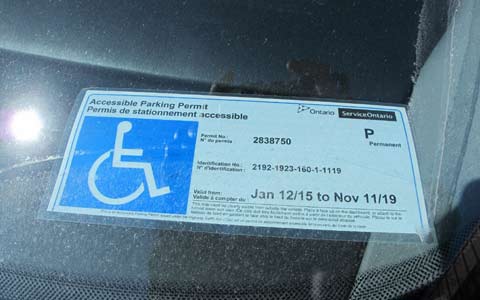 سوءاستفاده از مجوز مخصوص پارکینگ افراد معلول در تورنتو