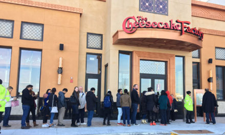 اولین رستوران زنجیره ای Cheesecake Factory در تورنتو بازگشایی شد