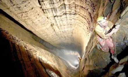 کشف عمیق ترین غار کانادا در استان بریتیش کلمبیا