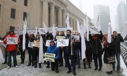 تظاهرات در پشتیبانی از دختران خیابان انقلاب در تورنتو