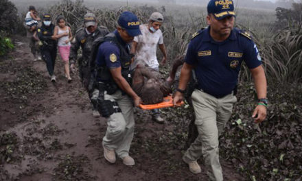 شمار کشته شدگان آتشفشان گواتمالا به ۷۰ نفر رسید