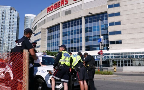پلیس تورنتو: آسوده رفت و آمد کنید، شهر در امن و امان است
