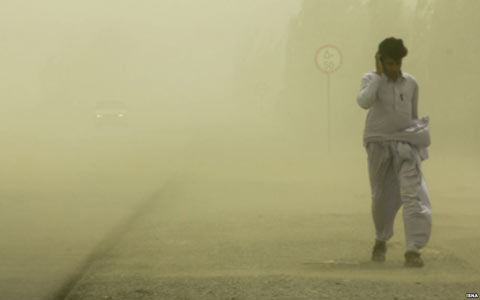 توفان، ریزگردها و آلودگی هوا ۹۵ نفر را در سیستان و بلوچستان روانه بیمارستان کرد