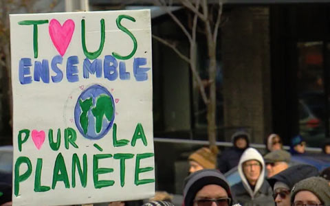 در مونترال پنجاه هزار تظاهر کننده خواستار اقدامات موثر در حفظ محیط زیست شدند