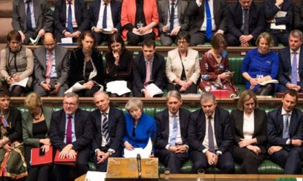 دولت «ترزا می» از پارلمان بریتانیا رای اعتماد گرفت