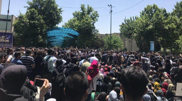 حمله «لباس‌شخصی‌ها» به تجمع دانشجویان دانشگاه تهران