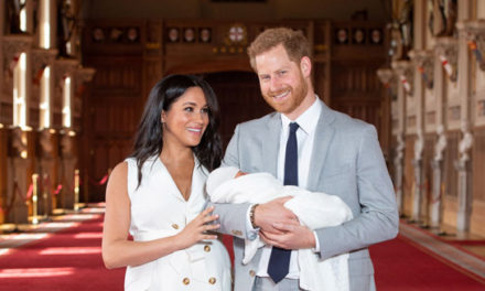 کودک سلطنتی بریتانیا جلوی دوربین آمد؛ این نوزاد چه تفاوت‌هایی با سایر خاندان سلطنتی دارد؟