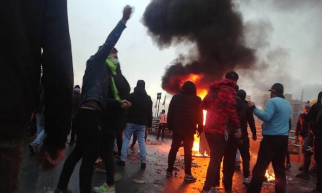رویترز: با دستور خامنه‌ای حدود ۱۵۰۰ نفر از معترضان کشته شدند
