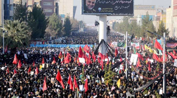 در مراسم خاکسپاری قاسم سلیمانی بیش از ۵٠ نفر کشته شدند