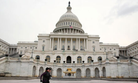مجلس نمایندگان آمریکا به طرحی جهت محدود کردن توانایی رئیس جمهوری برای جنگ با ایران رای مثبت داد
