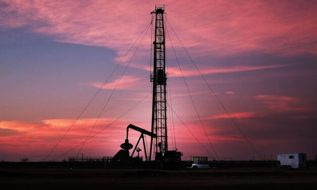 بی‌سابقه‌ترین سقوط تاریخ؛ قیمت نفت آمریکا برای تحویل در ماه مه رایگان شد