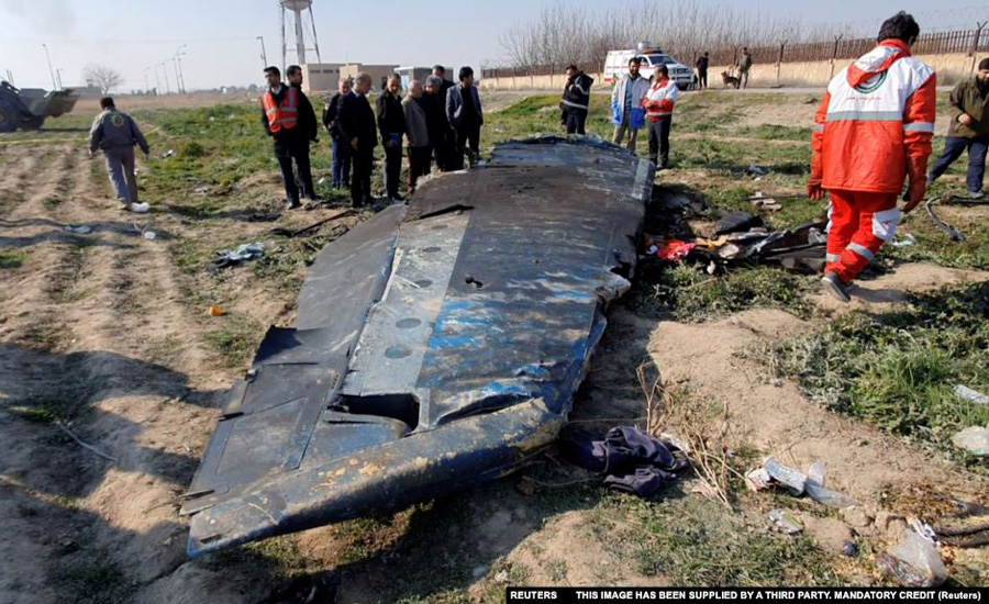درخواست خانواده‌های قربانیان هواپیمای اوکراینی از شرکت‌های هواپیمایی: از پرواز در آسمان ایران خودداری کنید